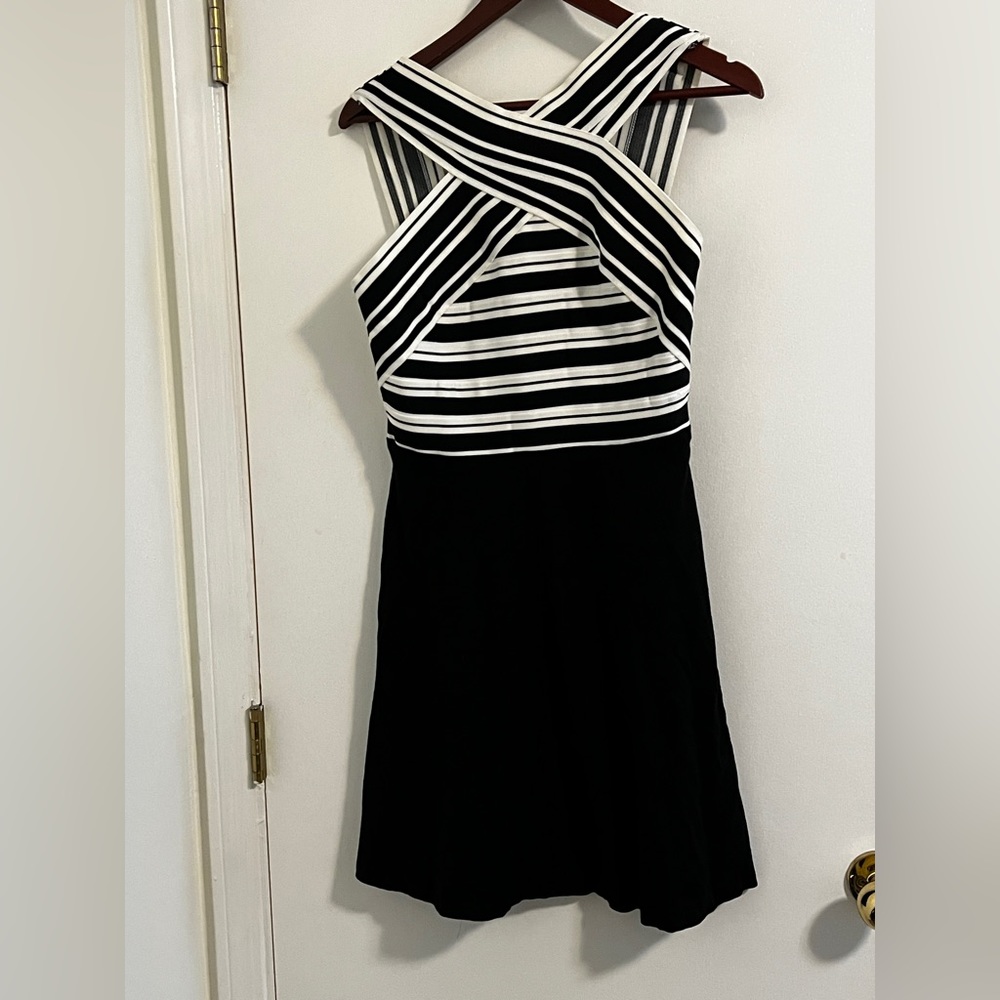 EUC ANTHROPOLOGIE Maeve Crosswise Fit & Flare Dress - Picture 3 of 10